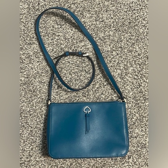 Like new Blue Kate Spade adel medium top zip crossbody - Picture 3 of 5